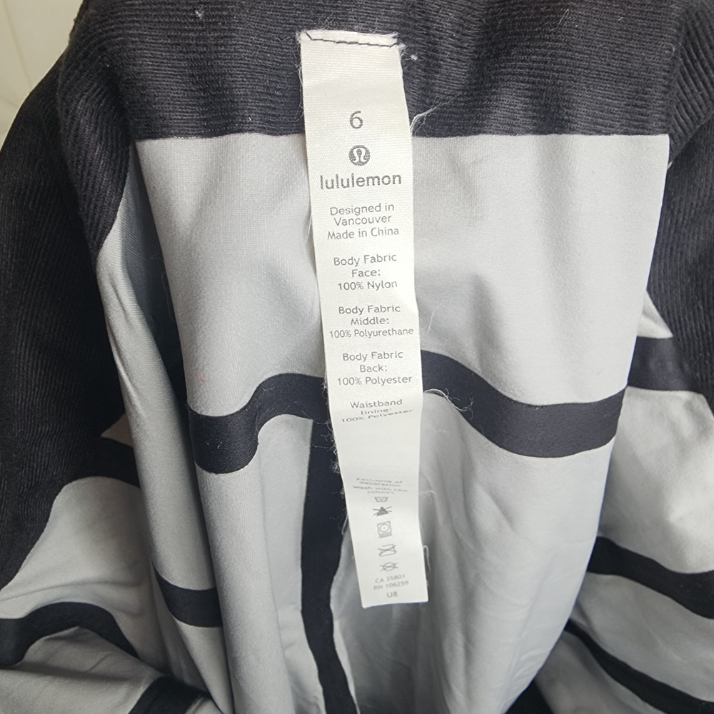 Lululemon Black Camo Zip-Leg Pants Size 6 Belted Utility Style - Picture 8 of 9